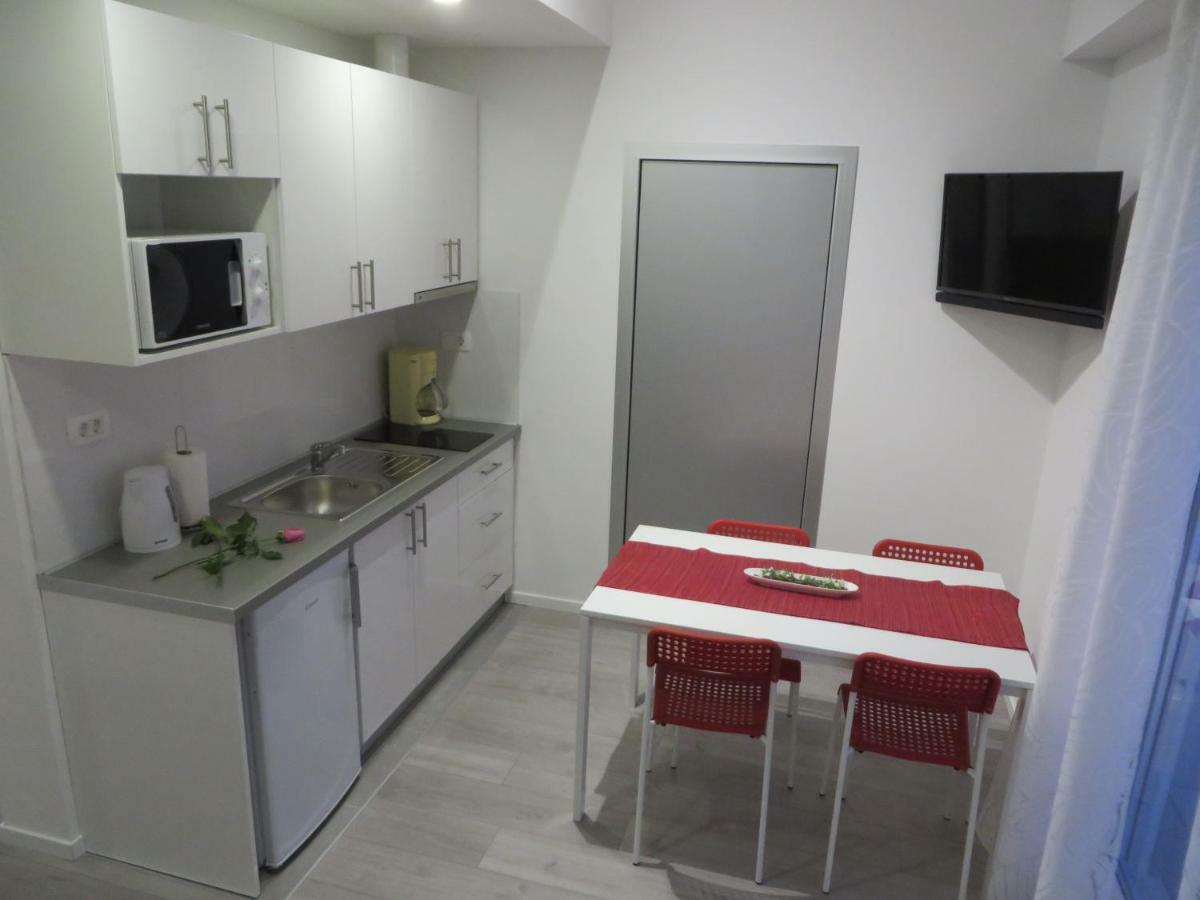 Apartmani Raos Dugi Rat Extérieur photo