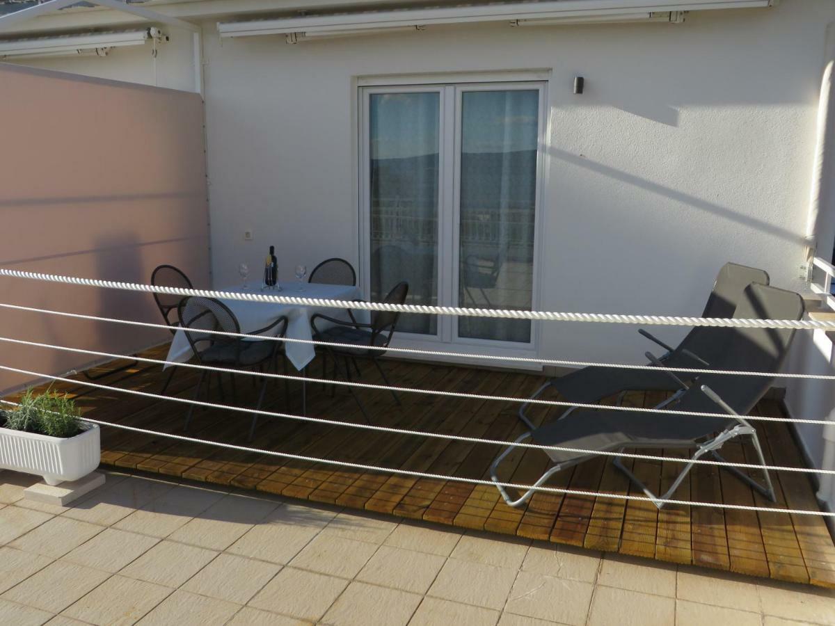 Apartmani Raos Dugi Rat Extérieur photo