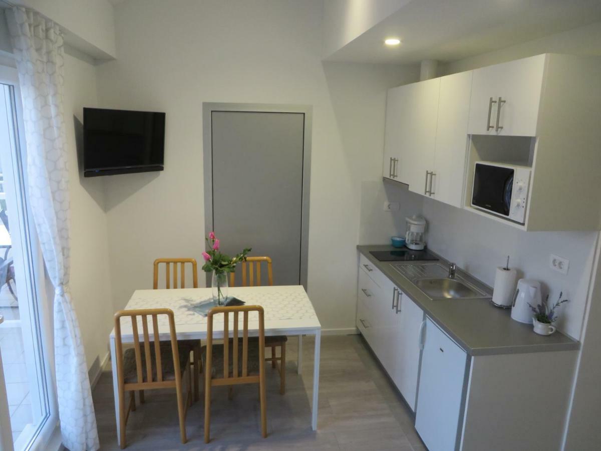 Apartmani Raos Dugi Rat Extérieur photo